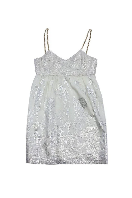 Mini Women Dress with a Short Hem for a Young and Trendy Style Mini Women Dress with a Short Hem for a Young and Trendy Style Badgley Mischka - White Metallic Floral Dress Sz 2 Mini Women Dress with a Short Hem for a Young and Trendy Style Mini Women Dress with a Short Hem for a Young and Trendy Style Badgley Mischka - White Metallic Floral Dress Sz 2