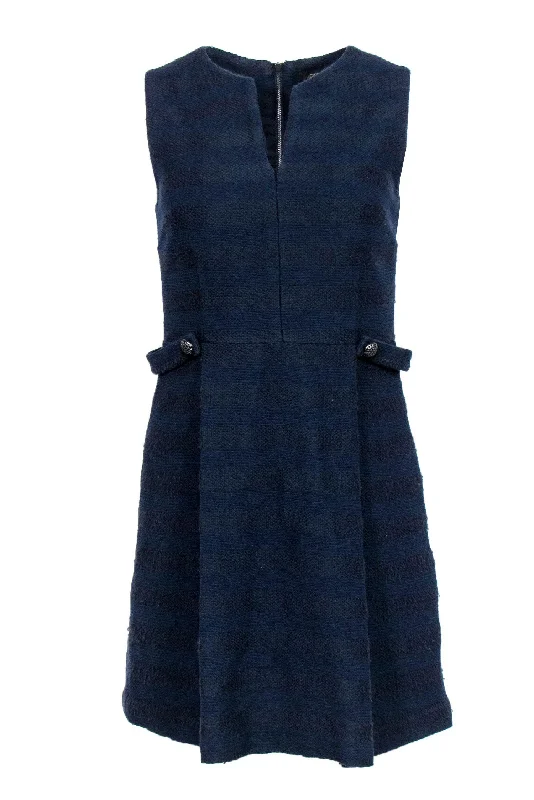 Empire Waist Women Dress to Accentuate the Bust and Conceal the Waist Empire Waist Women Dress to Accentuate the Bust and Conceal the Waist Cynthia Steffe - Navy Striped Tweed A-Line Dress Sz 4 Empire Waist Women Dress to Accentuate the Bust and Conceal the Waist Empire Waist Women Dress to Accentuate the Bust and Conceal the Waist Cynthia Steffe - Navy Striped Tweed A-Line Dress Sz 4
