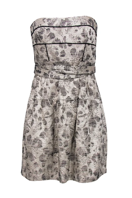 Halter Neck Women Dress to Show Off the Shoulders and Neckline Halter Neck Women Dress to Show Off the Shoulders and Neckline Cynthia Steffe - Grey & Silver Strapless Dress w/ Belt Sz 6 Halter Neck Women Dress to Show Off the Shoulders and Neckline Halter Neck Women Dress to Show Off the Shoulders and Neckline Cynthia Steffe - Grey & Silver Strapless Dress w/ Belt Sz 6