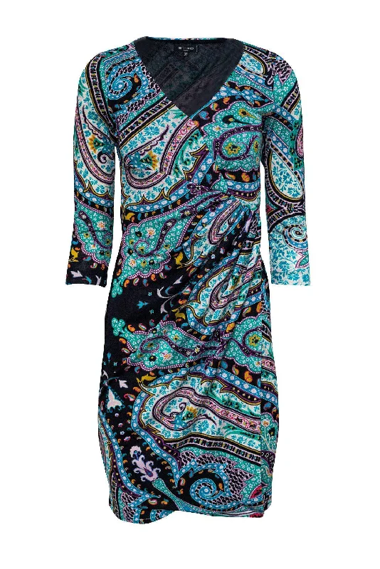 Sleeveless Women Dress in Bright Colors for Summer Parties Sleeveless Women Dress in Bright Colors for Summer Parties Etro - Multicolored Paisley Print Draped Dress Sz 2 Sleeveless Women Dress in Bright Colors for Summer Parties Sleeveless Women Dress in Bright Colors for Summer Parties Etro - Multicolored Paisley Print Draped Dress Sz 2