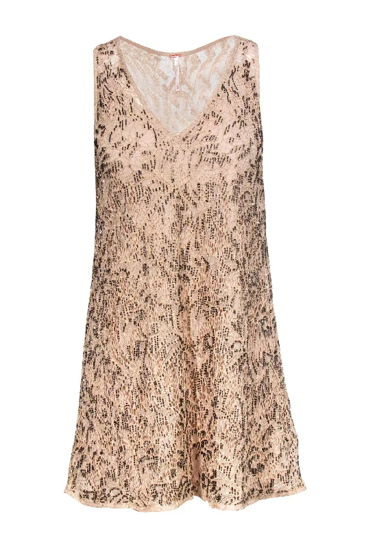 Maxi Women Dress with Floral Print for a Bohemian Vibe Maxi Women Dress with Floral Print for a Bohemian Vibe Free People - Beige Lace & Sequin Sleeveless Shift Dress Sz XS Maxi Women Dress with Floral Print for a Bohemian Vibe Maxi Women Dress with Floral Print for a Bohemian Vibe Free People - Beige Lace & Sequin Sleeveless Shift Dress Sz XS
