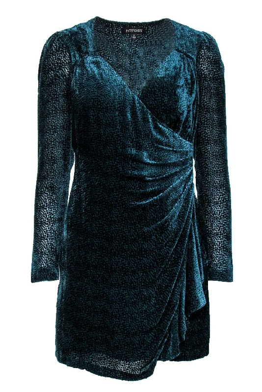 Shift Women Dress with a Simple and Classic Design for Everyday Wear Shift Women Dress with a Simple and Classic Design for Everyday Wear Intermix - Hunter Green Textured Velour Ruched Dress Sz 2 Shift Women Dress with a Simple and Classic Design for Everyday Wear Shift Women Dress with a Simple and Classic Design for Everyday Wear Intermix - Hunter Green Textured Velour Ruched Dress Sz 2
