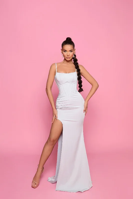 Shift Women Dress with a Simple and Classic Design for Everyday Wear Shift Women Dress with a Simple and Classic Design for Everyday Wear Nicoletta NP164 Shift Women Dress with a Simple and Classic Design for Everyday Wear Shift Women Dress with a Simple and Classic Design for Everyday Wear Nicoletta NP164