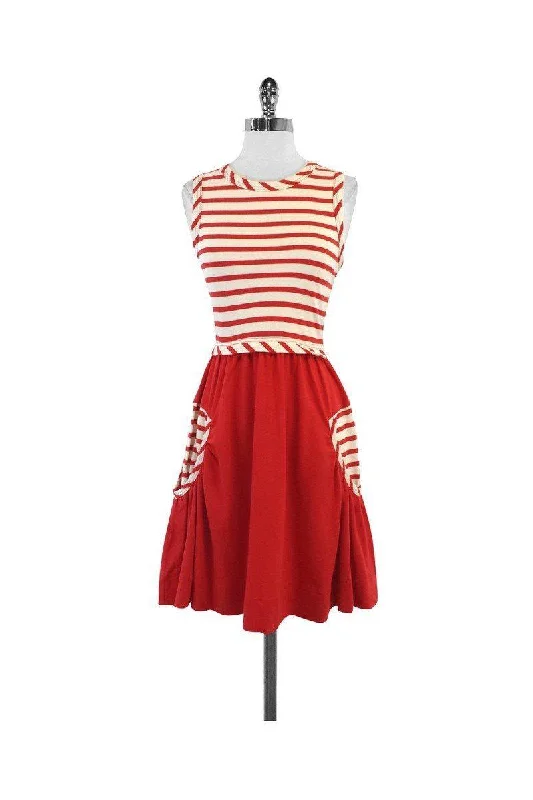 Mini Women Dress with a Short Hem for a Young and Trendy Style Mini Women Dress with a Short Hem for a Young and Trendy Style Marc by Marc Jacobs - Red & Cream Striped Cotton Dress Sz XS Mini Women Dress with a Short Hem for a Young and Trendy Style Mini Women Dress with a Short Hem for a Young and Trendy Style Marc by Marc Jacobs - Red & Cream Striped Cotton Dress Sz XS
