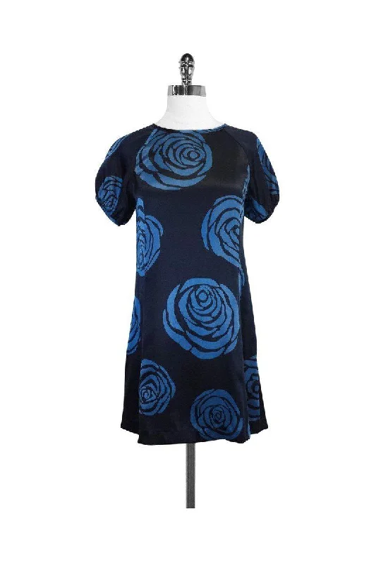 Empire Waist Women Dress to Accentuate the Bust and Conceal the Waist Empire Waist Women Dress to Accentuate the Bust and Conceal the Waist Marc Jacobs - Blue Floral Print Silk Short Sleeve Dress Sz 2 Empire Waist Women Dress to Accentuate the Bust and Conceal the Waist Empire Waist Women Dress to Accentuate the Bust and Conceal the Waist Marc Jacobs - Blue Floral Print Silk Short Sleeve Dress Sz 2