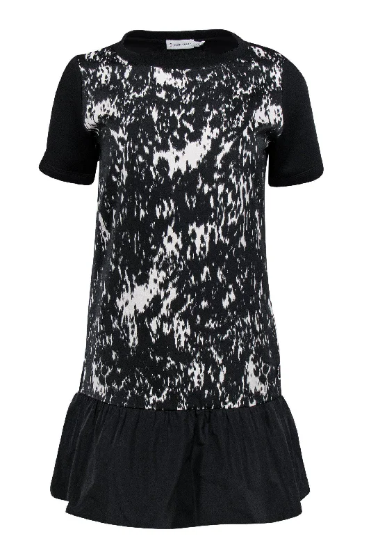 Maxi Women Dress with Floral Print for a Bohemian Vibe Maxi Women Dress with Floral Print for a Bohemian Vibe Moncler - Abstract Print Drop Waist Dress Sz S Maxi Women Dress with Floral Print for a Bohemian Vibe Maxi Women Dress with Floral Print for a Bohemian Vibe Moncler - Abstract Print Drop Waist Dress Sz S