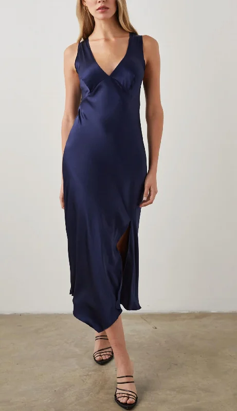 Shift Women Dress with a Simple and Classic Design for Everyday Wear Shift Women Dress with a Simple and Classic Design for Everyday Wear Monique Dress In Navy Shift Women Dress with a Simple and Classic Design for Everyday Wear Shift Women Dress with a Simple and Classic Design for Everyday Wear Monique Dress In Navy