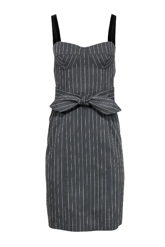 Ruffled Women Dress with Multiple Layers for a Playful and Girly Style Ruffled Women Dress with Multiple Layers for a Playful and Girly Style Nanette Lepore - Grey Pinstriped Sleeveless Sheath Dress w/ Belt Sz 2 Ruffled Women Dress with Multiple Layers for a Playful and Girly Style Ruffled Women Dress with Multiple Layers for a Playful and Girly Style Nanette Lepore - Grey Pinstriped Sleeveless Sheath Dress w/ Belt Sz 2