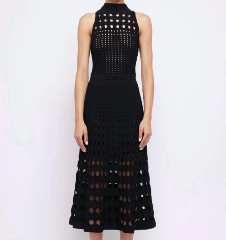 Maxi Women Dress with Floral Print for a Bohemian Vibe Maxi Women Dress with Floral Print for a Bohemian Vibe Nash Dress In Black Maxi Women Dress with Floral Print for a Bohemian Vibe Maxi Women Dress with Floral Print for a Bohemian Vibe Nash Dress In Black