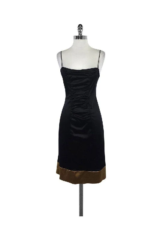 Mini Women Dress with a Short Hem for a Young and Trendy Style Mini Women Dress with a Short Hem for a Young and Trendy Style Nicole Miller - Black & Gold Bodycon Spaghetti Strap Dress Sz 8