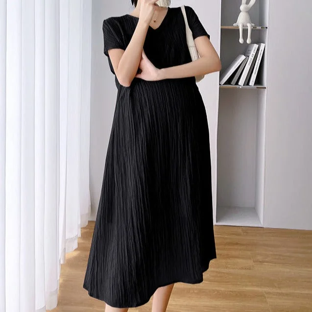 Maxi Women Dress with Floral Print for a Bohemian Vibe Maxi Women Dress with Floral Print for a Bohemian Vibe NiDELL . Maternity Dress Fashionable Korean Style Loose Short Sleeve Draped Dress French Belly Covering Mid-Length Maternity Dress
