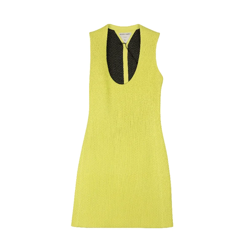 Long - Sleeve Women Dress in Velvet for a Luxurious Winter Look Long - Sleeve Women Dress in Velvet for a Luxurious Winter Look NWT BOTTEGA VENETA Yellow Quilted Leather Sleeveless Dress