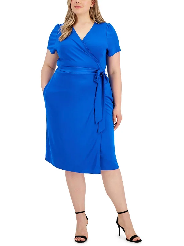 Long - Sleeve Women Dress in Velvet for a Luxurious Winter Look Long - Sleeve Women Dress in Velvet for a Luxurious Winter Look Plus Womens Solid Polyester Wrap Dress