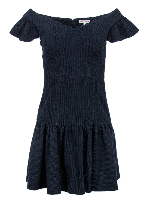 Sleeveless Women Dress in Bright Colors for Summer Parties Sleeveless Women Dress in Bright Colors for Summer Parties Rebecca Taylor - Navy Off-the-Shoulder Flounce Dress Sz 2 Sleeveless Women Dress in Bright Colors for Summer Parties Sleeveless Women Dress in Bright Colors for Summer Parties Rebecca Taylor - Navy Off-the-Shoulder Flounce Dress Sz 2