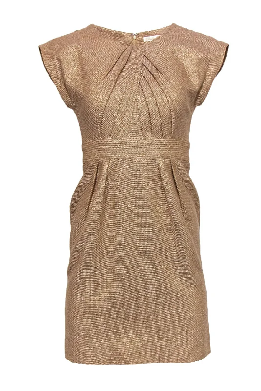 Halter Neck Women Dress to Show Off the Shoulders and Neckline Halter Neck Women Dress to Show Off the Shoulders and Neckline Shoshanna - Gold Metallic Sheath Dress w/ Pleats Sz 0 Halter Neck Women Dress to Show Off the Shoulders and Neckline Halter Neck Women Dress to Show Off the Shoulders and Neckline Shoshanna - Gold Metallic Sheath Dress w/ Pleats Sz 0