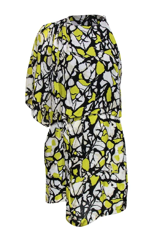 Ruffled Women Dress with Multiple Layers for a Playful and Girly Style Ruffled Women Dress with Multiple Layers for a Playful and Girly Style Robert Rodriguez - Yellow, Black & White Draped One-Sleeve Silk Dress Sz 2 Ruffled Women Dress with Multiple Layers for a Playful and Girly Style Ruffled Women Dress with Multiple Layers for a Playful and Girly Style Robert Rodriguez - Yellow, Black & White Draped One-Sleeve Silk Dress Sz 2