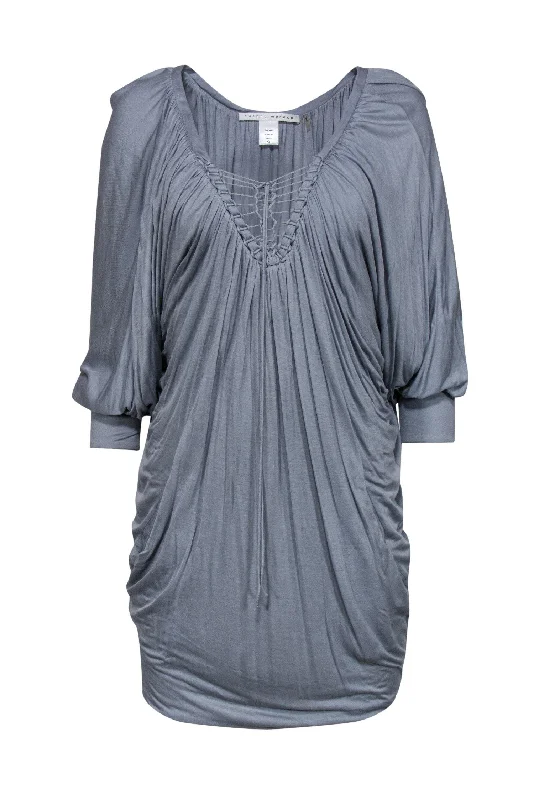 Little Black Women Dress with Sequins for a Glamorous Night Out Little Black Women Dress with Sequins for a Glamorous Night Out Susana Monaco - Dusty Blue Draped Tunic-Style Dress Sz XS Little Black Women Dress with Sequins for a Glamorous Night Out Little Black Women Dress with Sequins for a Glamorous Night Out Susana Monaco - Dusty Blue Draped Tunic-Style Dress Sz XS