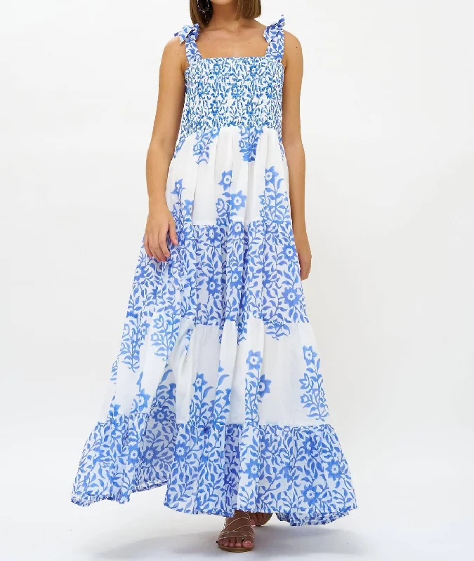 Ball Gown Women Dress with a Full Skirt for a Princess - like Look Ball Gown Women Dress with a Full Skirt for a Princess - like Look Smocked Wide Strap Midi Dress In Jakarta Peri Ball Gown Women Dress with a Full Skirt for a Princess - like Look Ball Gown Women Dress with a Full Skirt for a Princess - like Look Smocked Wide Strap Midi Dress In Jakarta Peri