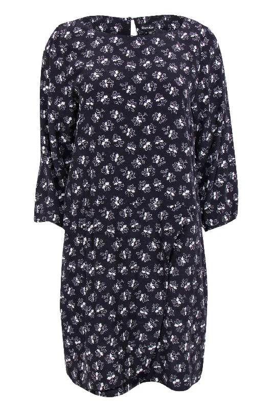 Ruffled Women Dress with Multiple Layers for a Playful and Girly Style Ruffled Women Dress with Multiple Layers for a Playful and Girly Style Steven Alan - Abstract Floral Print Dress Sz 10 Ruffled Women Dress with Multiple Layers for a Playful and Girly Style Ruffled Women Dress with Multiple Layers for a Playful and Girly Style Steven Alan - Abstract Floral Print Dress Sz 10