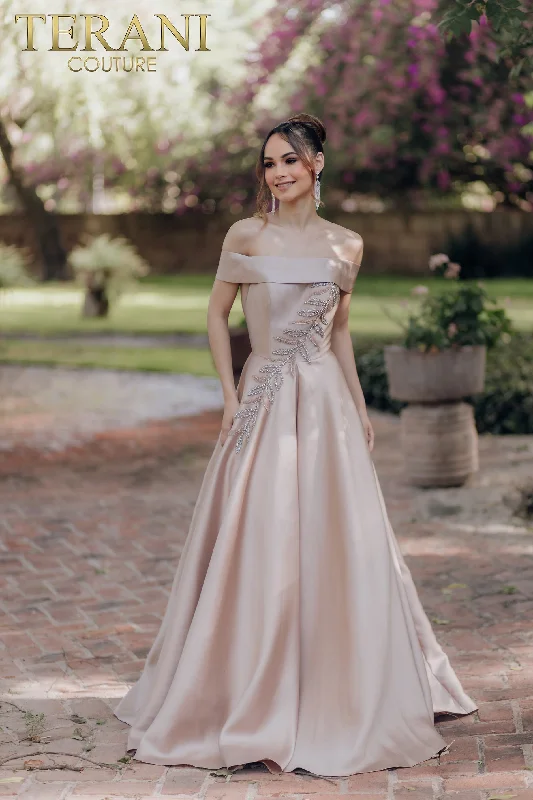 Pleated Women Dress with a Timeless and Elegant Texture Pleated Women Dress with a Timeless and Elegant Texture Terani Couture 232M1512 Pleated Women Dress with a Timeless and Elegant Texture Pleated Women Dress with a Timeless and Elegant Texture Terani Couture 232M1512