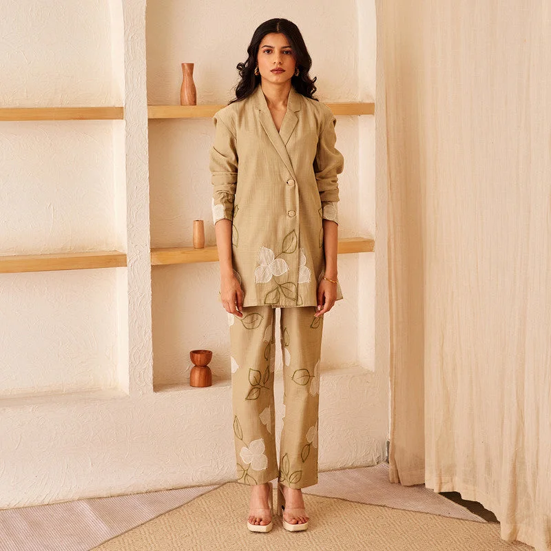 Strapless Women Dress with a Built - in Bra for Comfort and Support Strapless Women Dress with a Built - in Bra for Comfort and Support Cotton Chanderi Co-Ord Set | Beige Strapless Women Dress with a Built - in Bra for Comfort and Support Strapless Women Dress with a Built - in Bra for Comfort and Support Cotton Chanderi Co-Ord Set | Beige