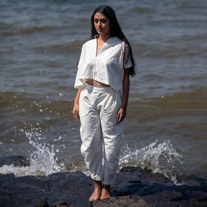 Halter Neck Women Dress to Show Off the Shoulders and Neckline Halter Neck Women Dress to Show Off the Shoulders and Neckline Cotton Crop Top | White Halter Neck Women Dress to Show Off the Shoulders and Neckline Halter Neck Women Dress to Show Off the Shoulders and Neckline Cotton Crop Top | White
