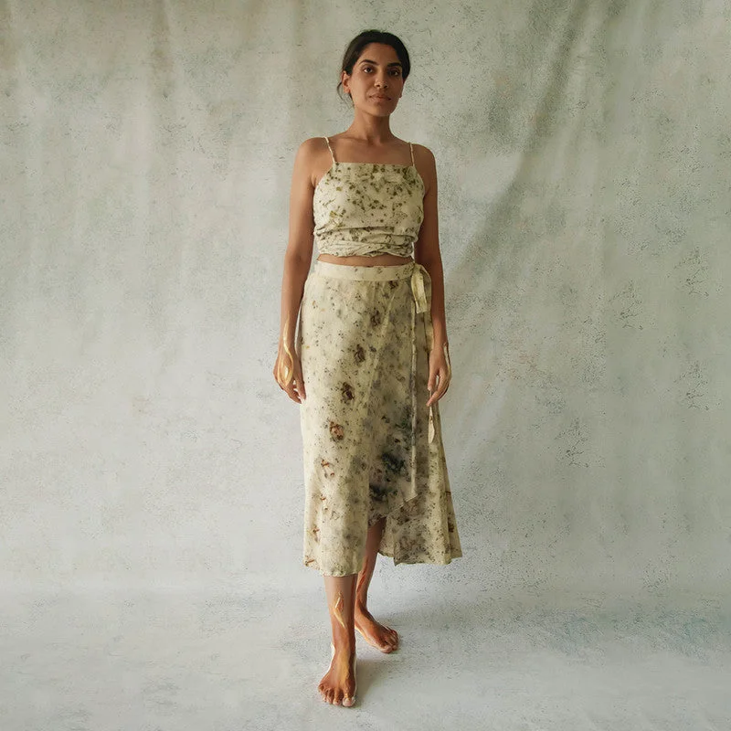 Mermaid - Style Women Dress with a Fitted Silhouette for Special Occasions Mermaid - Style Women Dress with a Fitted Silhouette for Special Occasions Organic Cotton Midi Skirt | White Mermaid - Style Women Dress with a Fitted Silhouette for Special Occasions Mermaid - Style Women Dress with a Fitted Silhouette for Special Occasions Organic Cotton Midi Skirt | White