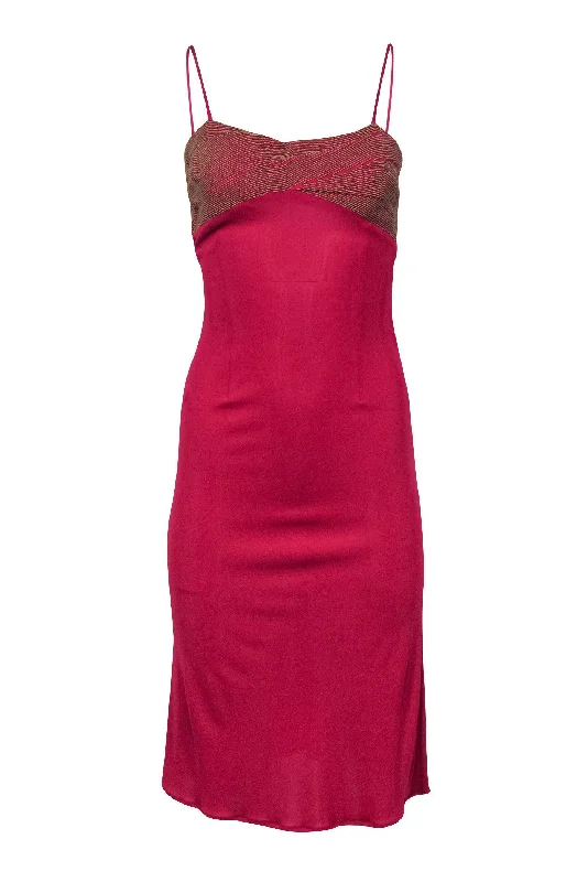 Pleated Women Dress with a Timeless and Elegant Texture Pleated Women Dress with a Timeless and Elegant Texture Valentino - Pink Fitted Dress w/ Embroidered Bust Sz 8 Pleated Women Dress with a Timeless and Elegant Texture Pleated Women Dress with a Timeless and Elegant Texture Valentino - Pink Fitted Dress w/ Embroidered Bust Sz 8