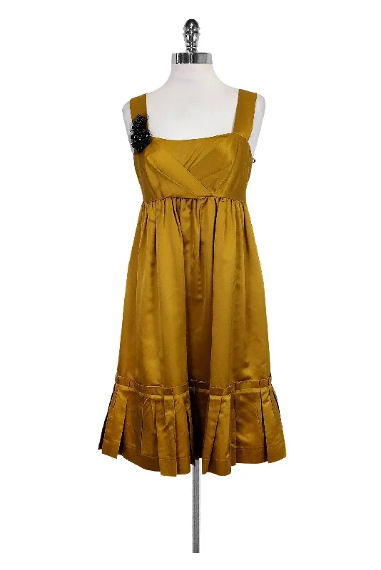 Plus Size Women Dress with a Flattering A - Line Cut for Comfort and Style Plus Size Women Dress with a Flattering A - Line Cut for Comfort and Style Vera Wang Lavender Label - Gold Empire Waist Dress Sz 6 Plus Size Women Dress with a Flattering A - Line Cut for Comfort and Style Plus Size Women Dress with a Flattering A - Line Cut for Comfort and Style Vera Wang Lavender Label - Gold Empire Waist Dress Sz 6