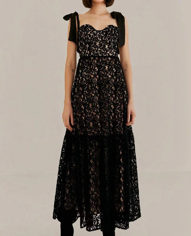 Halter Neck Women Dress to Show Off the Shoulders and Neckline Halter Neck Women Dress to Show Off the Shoulders and Neckline Women's Velvet Dress In Black Halter Neck Women Dress to Show Off the Shoulders and Neckline Halter Neck Women Dress to Show Off the Shoulders and Neckline Women's Velvet Dress In Black